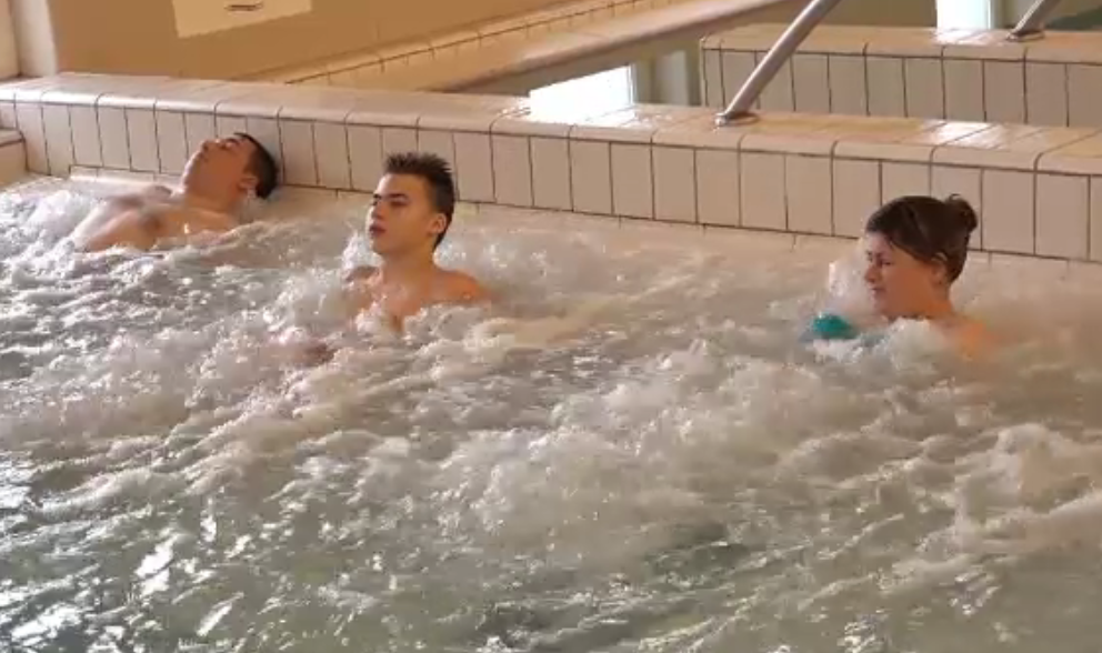 Sute de turiști moldoveni petrec Crăciunul pe rit vechi în România. Prețurile pachetelor la hotel