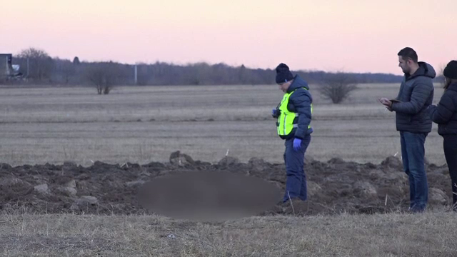 Copilul găsit mort în Suceava. Localnicii susţin ipoteza că a fost răpit şi abandonat