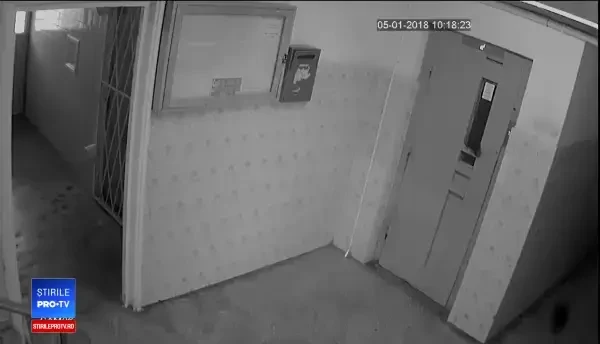 Noi imagini cu pedofilul din Capitală. 10 bărbați audiați la Poliție, 46 de apeluri la 112 și cercetări extinse de procurori