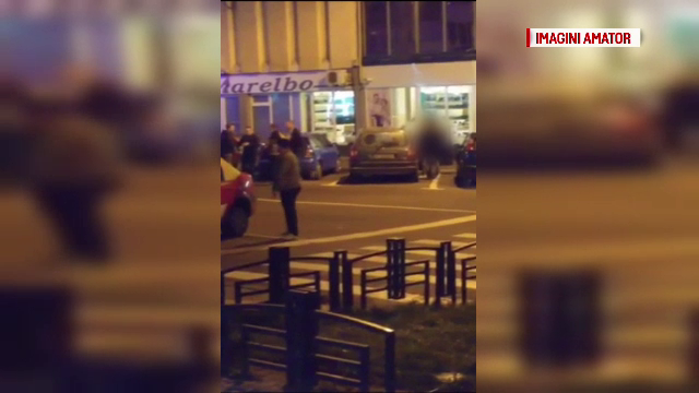 Adolescent bătut de un bărbat în fata trecătorilor, în centrul oraşului Piatra Neamţ