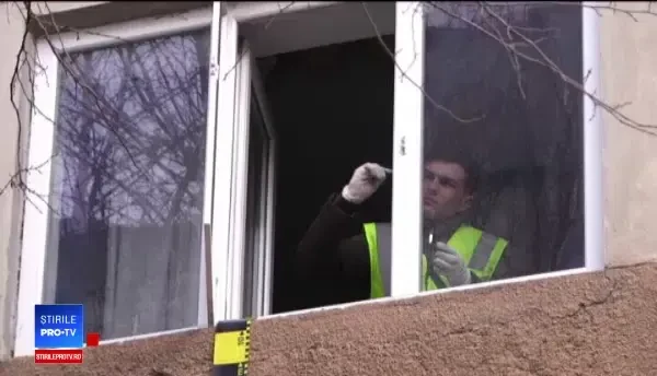 Moarte suspectă, la Târgoviște. O profesoară a căzut de la fereastra apartamentului său