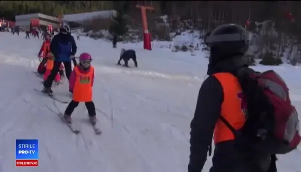 Taberele la munte, ideale pentru vacanţa copiilor. Preţul plătit instructorilor de schi