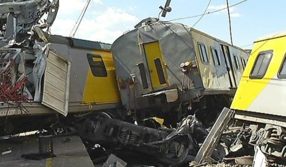 Accident feroviar grav, soldat cu aproximativ 200 de răniți