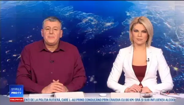 Copil de 5 ani, lăsat de tată să conducă mașina în oraș. Amendă, după ce imaginile au apărut pe internet