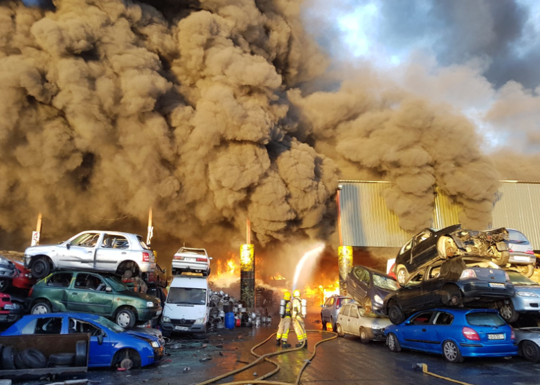 Incendiu violent izbucnit în apropierea aeroportului din Dublin. VIDEO