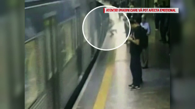Tânără de 23 de ani, împinsă în fața metroului. Atacatorul a ales-o la întâmplare