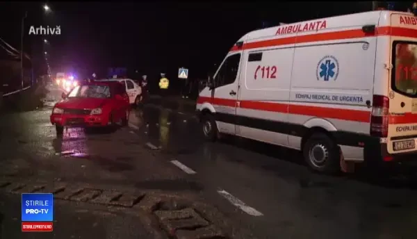 Victimă a unui accident grav, o tânără este purtată prin instanțe după ce a pozat pe un scuter