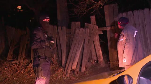 Tânăr înjunghiat în Vaslui. "Au venit la magazin cu topoare şi securi şi s-au luat la ceartă"