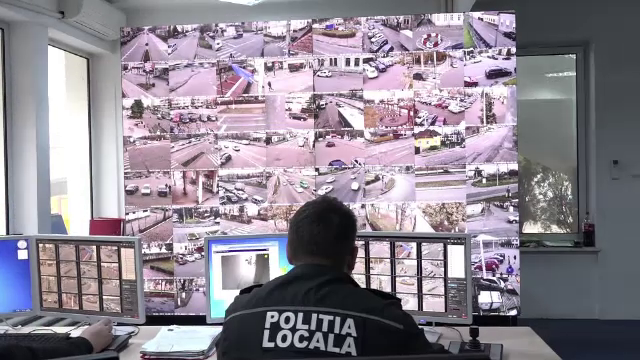 Primăria Deva concediază peste 150 de angajați, fiindcă nu mai are bani