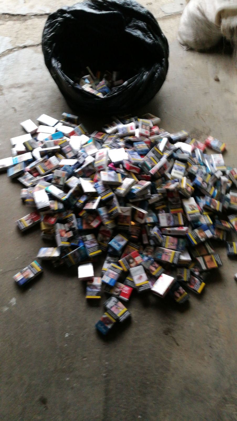 3 suspecți au fost reținuți după comiterea unui furt, în Sectorul 6