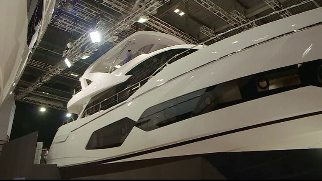 Iahturi sport sau locuințele plutitoare, vedele târgului din Londra