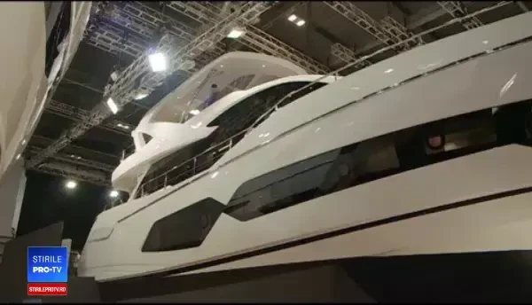 Iahturi sport sau locuințele plutitoare, vedele târgului din Londra