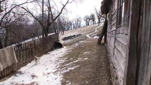 Un tată și-ar fi ucis doi copii, după naștere, pentru că nu avea cu ce să-i hrănească