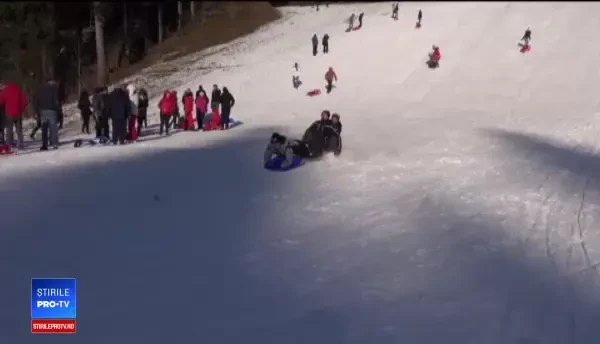 Turiștii regretă că nu și-au prelungit vacanța. În loc de distracție pe pârtie au avut aglomerație pe DN1