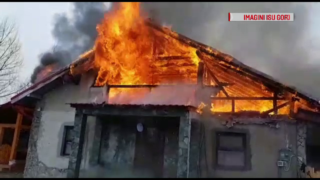 O casă abia construită a fost mistuită de flăcări, în Gorj