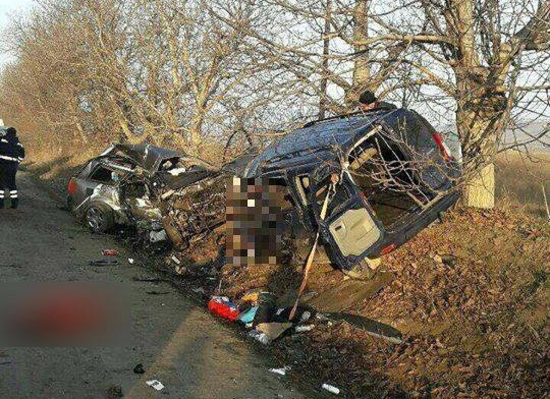 Accident extrem de grav în Moldova: 5 morţi şi 2 răniţi în stare gravă