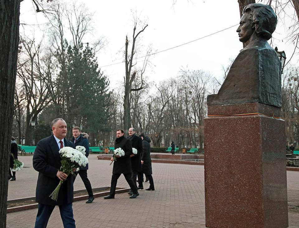 Preşedintele pro-rus de la Chişinău sugerează că Eminescu nu era român, ci "moldav"