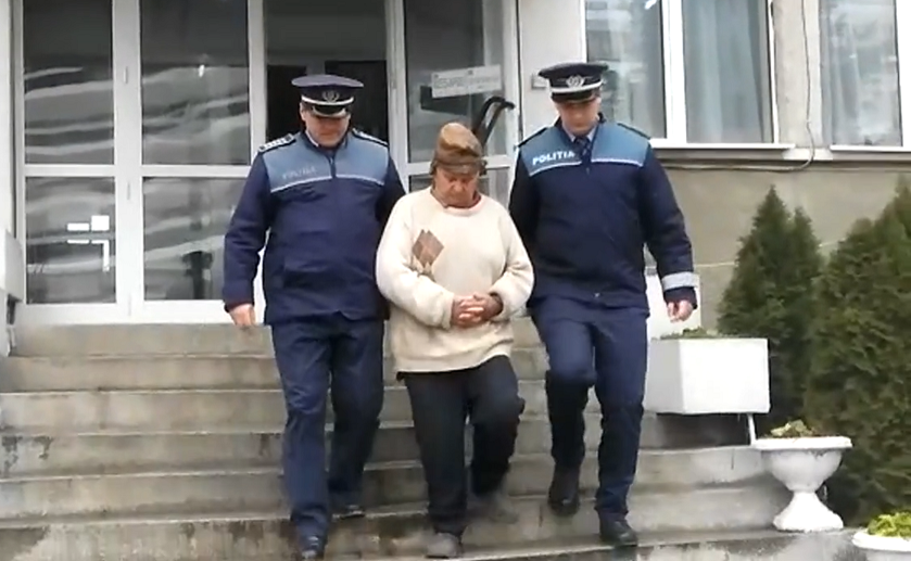 Un bătrân de 76 de ani a incendiat maşina presupusului amant al iubitei lui