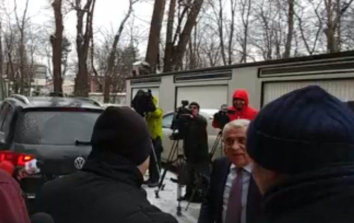 Petre Daea, întrebat dacă Tudose ar trebui să demisioneze: "Ce frumos ninge, zăpadă pe culturi!"