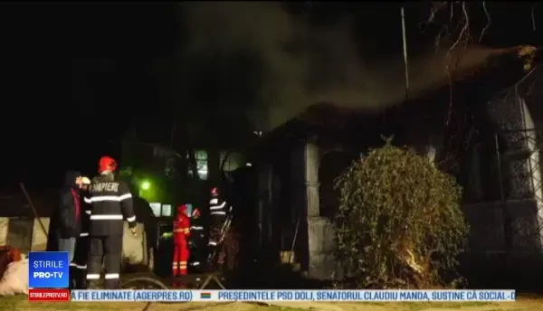 Bătrână din Buzău, moartă într-un incendiu: „Flăcările erau mai înalte ca acoperișul”
