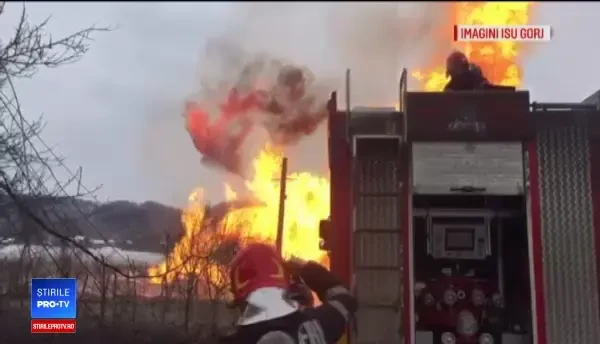 Explozie la o stație de pompare a gazelor, din Gorj. Cinci oameni au fost răniți