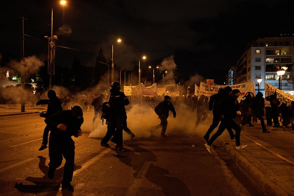 Proteste violente față de adoptarea unor noi măsuri de austeritate, în Grecia