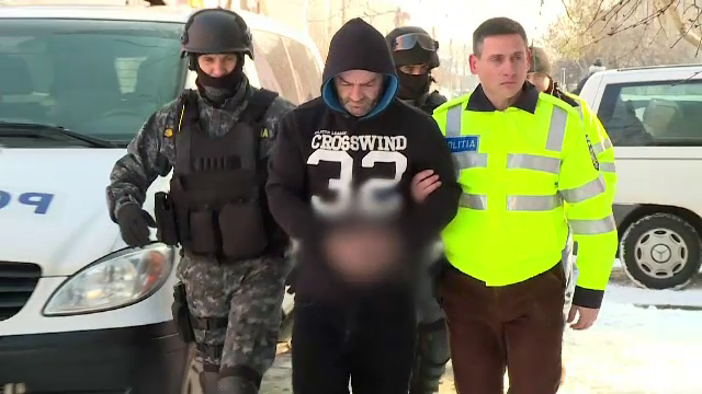 Lucrurile găsite de anchetatorii care au percheziționat boxa din fosta locuință a lui Eugen Stan