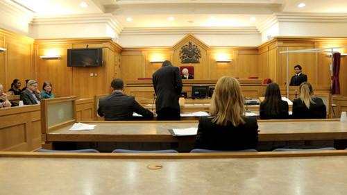 Britanic judecat pentru atac rasist asupra fostei iubite din România: ”Cerșetoare jegoasă, româncă ieftină”