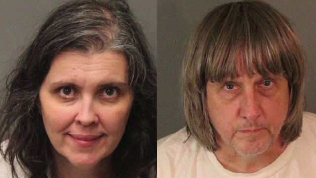 Calvarul a 13 frați ținuți captivi de părinţi în ”Casa Ororilor”. Legaţi cu lanţuri de paturi