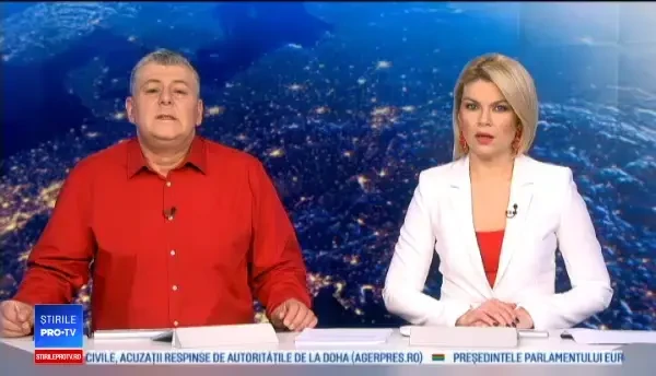 Autocar cuprins de flăcări pe un drum din Gorj