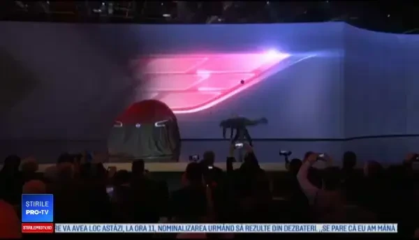 Salonul Auto de la Detroit. Arnold Schwarzenegger a prezentat noul Mercedes G-Class