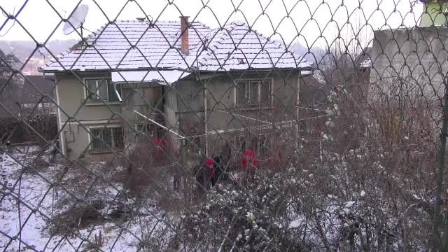 Mamă şi fiică, găsite moarte în casă după 2 ani, în Braşov. De ce nu a ştiut nimeni nimic