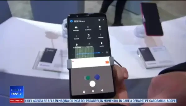 CES 2018. Camera de bord inteligentă şi telefonul chinezesc flagship killer