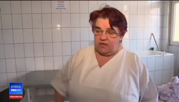 Lenjerii de pat de unică folosință în unele spitale românești. Pacienții laudă schimbarea