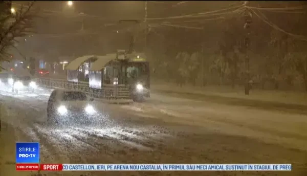 România, sub zăpadă. 18 județe, sub cod portocaliu de ninsori. Zeci de mii locuințe, fără curent electric