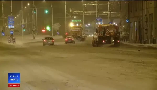 INFOTRAFIC: Zeci de drumuri închise din cauza viscolului. Situația actualizată