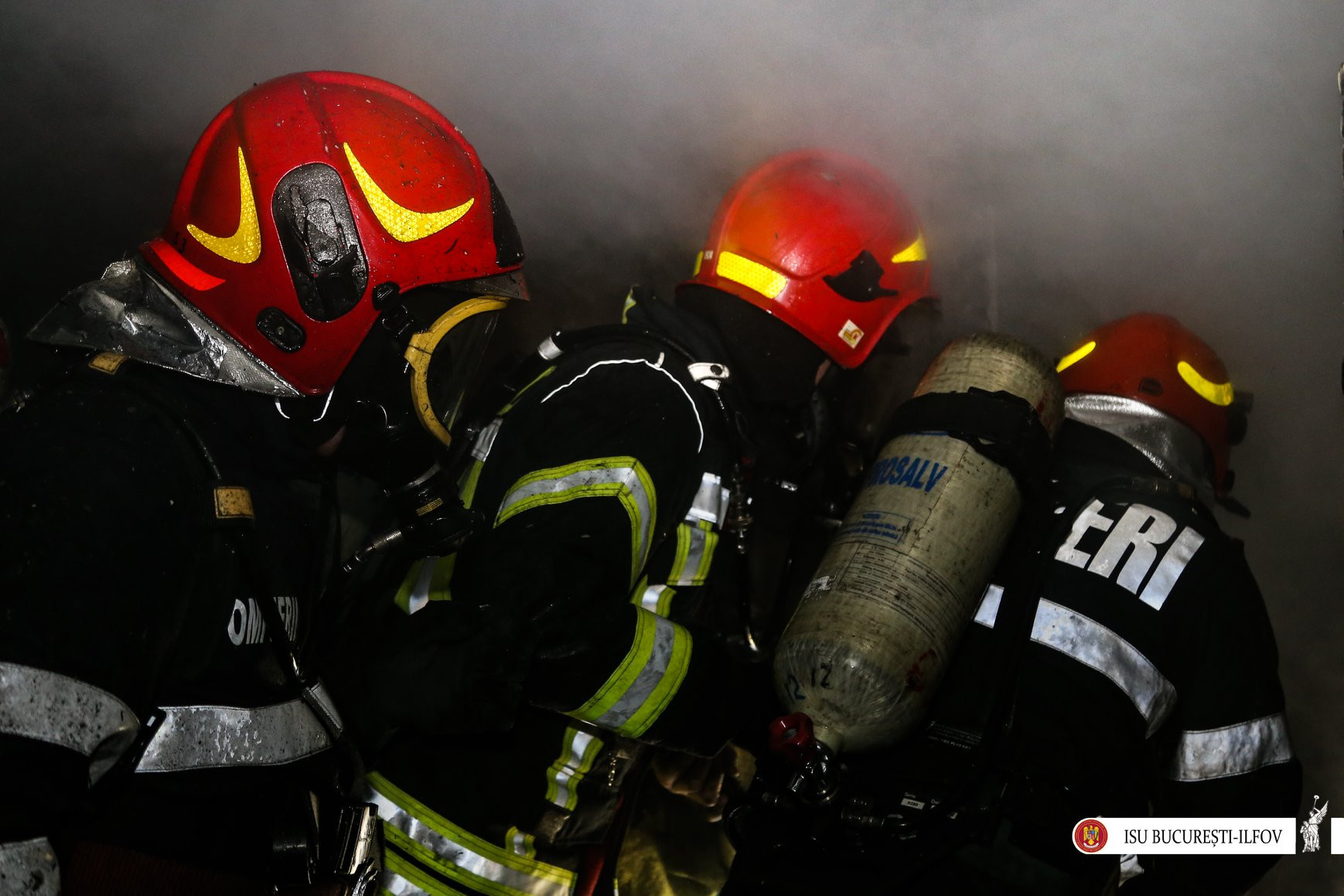 Incendiu la un apartament din Sectorul 5 al Capitalei: 9 locatari au fost evacuați