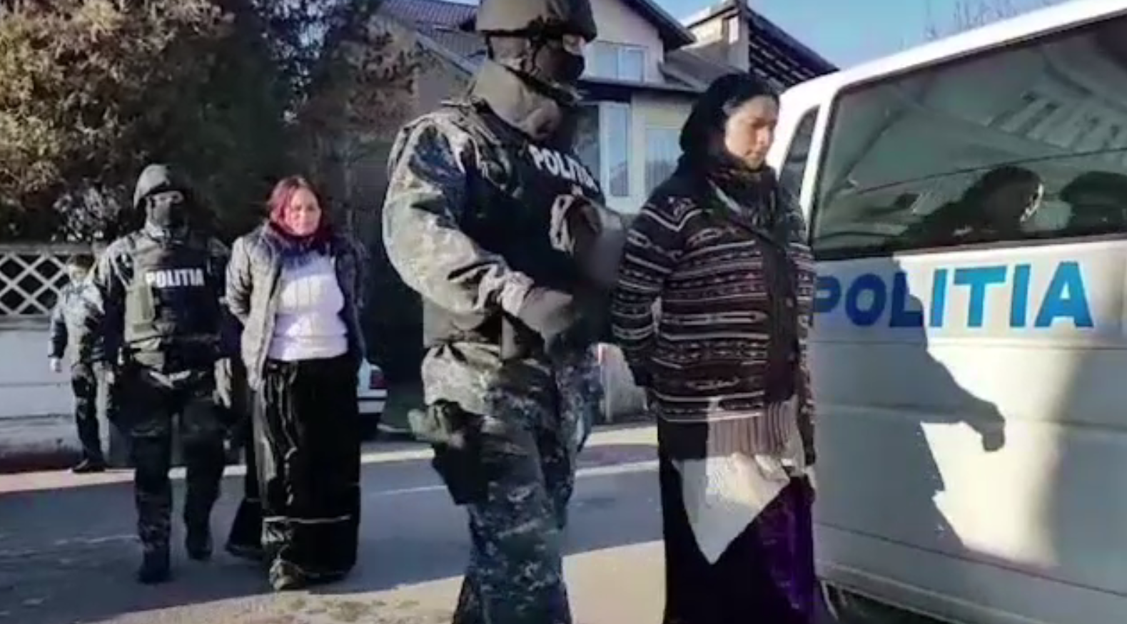 Două femei și un bărbat din Argeș, condamnați la închisoare pentru furturi din magazine