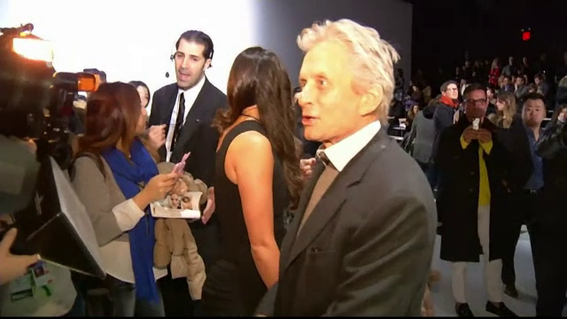Michael Douglas, acuzat de o jurnalistă de comportament indecent