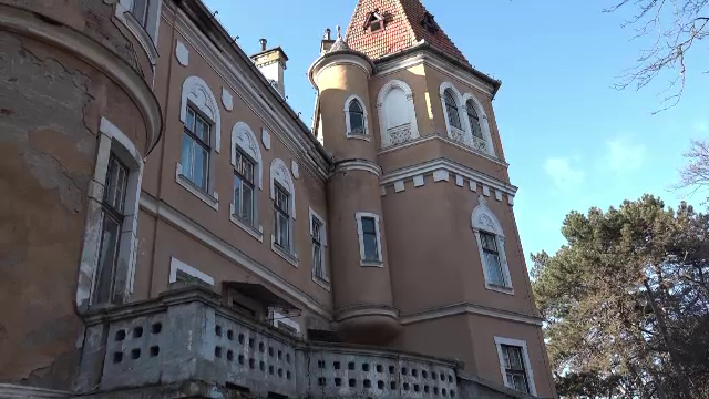 Povestea din spatele unicului castel din România construit pe principiile unui calendar