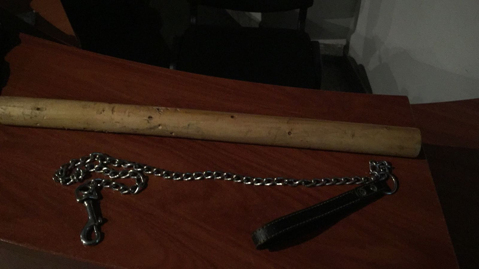 Protestatar dus la secție, după ce jandarmii au găsit asupra lui o bâtă şi un lanţ