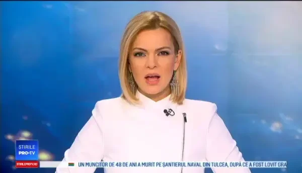 Accident spectaculos în SUA, provocat de o mașina care a derapat pe o șosea alunecoasă