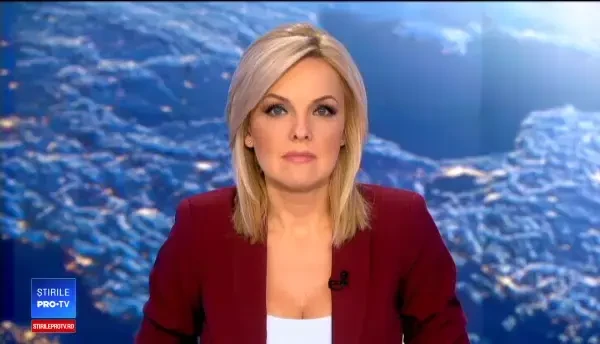 Mii de protestatari sunt în Piaţa Universităţii. Gardurile jandarmilor au fost forțate