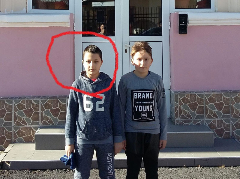 Un elev din Târgu Jiu a găsit un portofel plin cu bani. Locul în care s-a oprit prima dată