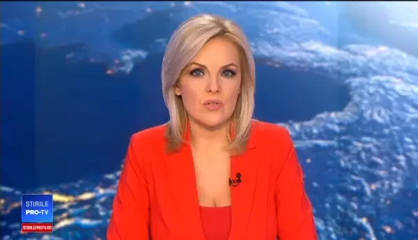 Momentul în care un șofer lovește frontal un microbuz cu pasageri în Brăila