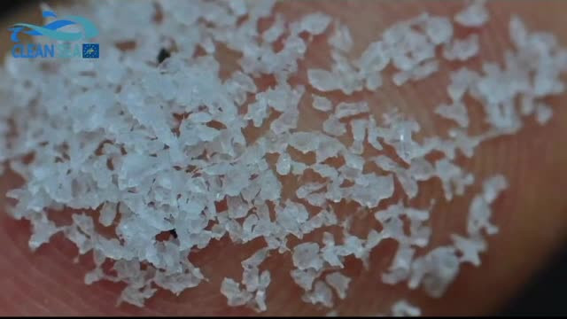 Italia interzice produsele cosmetice care conţin micro-particule din plastic