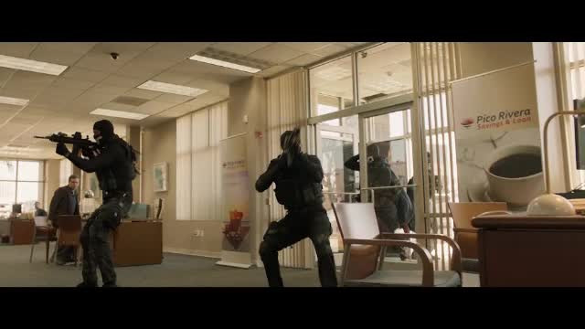 50 Cent, antrenat de militari pentru noul său film, "Frăţia hoţilor"