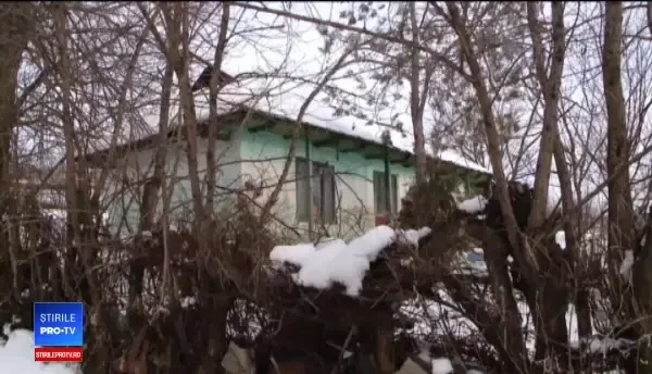 Bătrână bătută cu salbăticie și violată de un localnic, care a adormit după atac