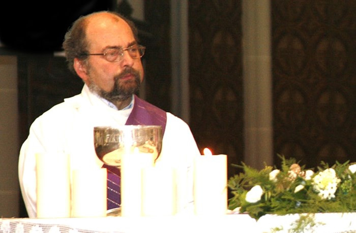 ”Diaconul morții”, preotul care a ucis "între 10 şi 20” de oameni