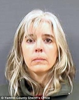 Femeie, condamnată la două zile de închisoare după ce a ucis doi câini